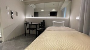 1 bedroom, desk, free WiFi, bed sheets