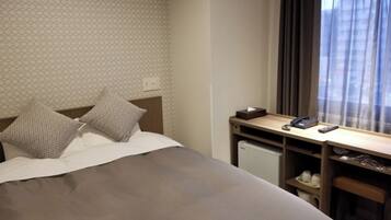 1 bedroom, desk, free WiFi, bed sheets