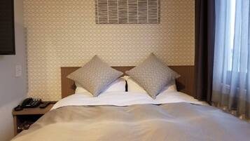 1 bedroom, desk, free WiFi, bed sheets