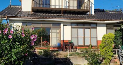 5 min drive from the nearest st Max 6ppl / Tomi Nagano