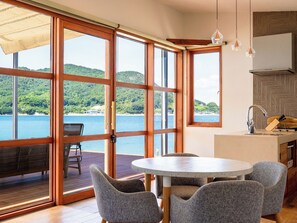 Dining - VIENA Leaving the hustle and bustle of daily / Onomichi Hiroshima (Onomichi)