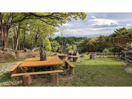 Outdoor dining. Whole house charter / Kitsuki Ōita