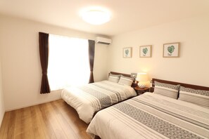 4 Schlafzimmer, Schreibtisch, Bügeleisen/Bügelbrett, kostenloses WLAN