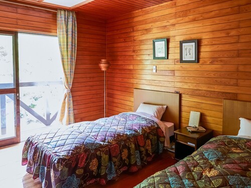 Hosenbo Lodge Nonsmoking Westernstyle twin room in the main building Breakfast included  / Seiyo Ehime