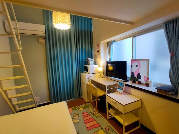 1 bedroom, desk, free WiFi, bed sheets