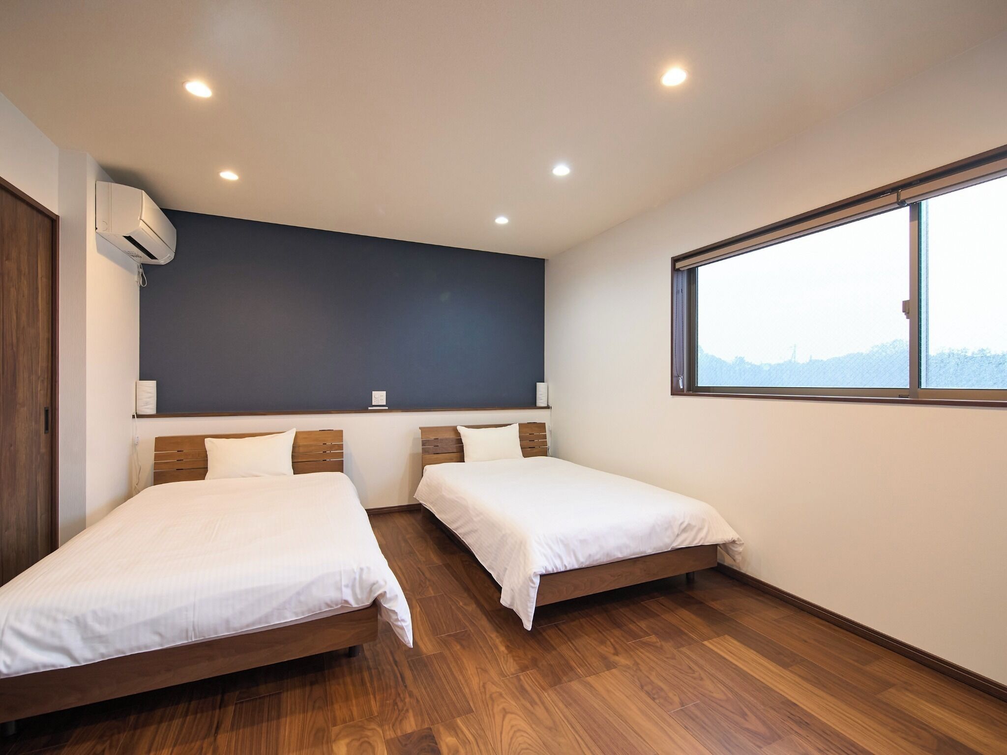 4 bedrooms, desk, free WiFi, bed sheets