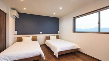 4 bedrooms, desk, free WiFi, bed sheets