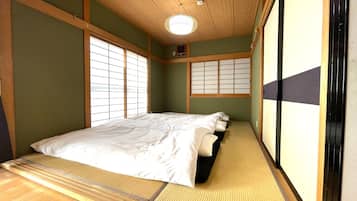 2 多间卧室、办公桌、免费 WiFi、床单