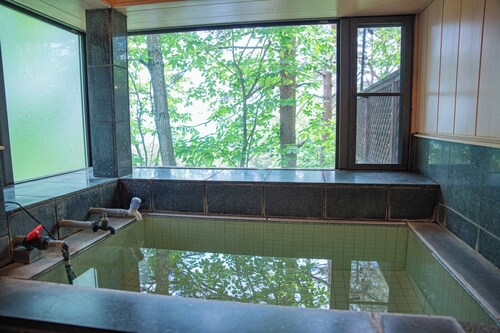 Private accommodation with hot spring water flowin / Agatsuma-gun Gunma