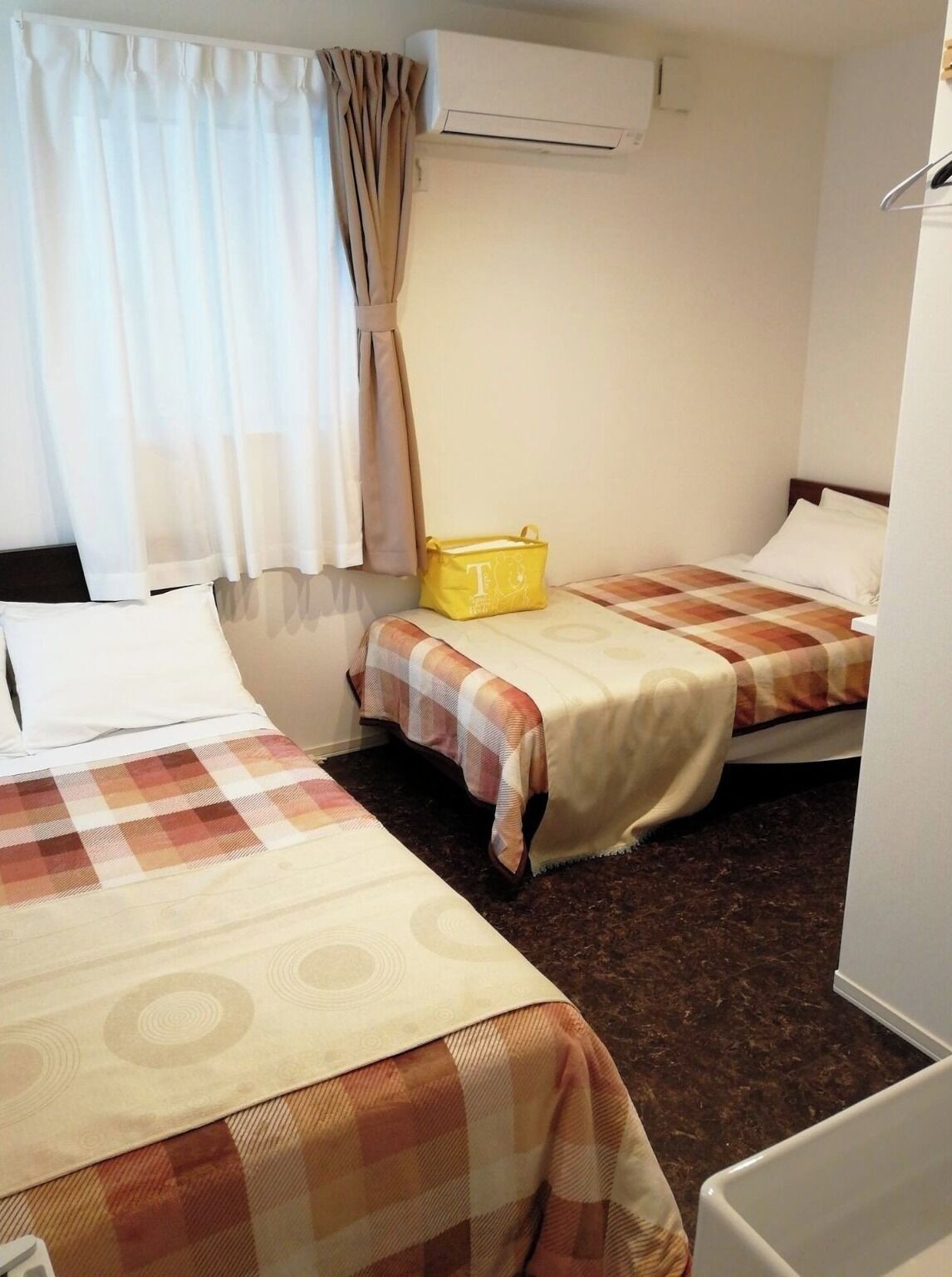 1 bedroom, desk, free WiFi, bed sheets