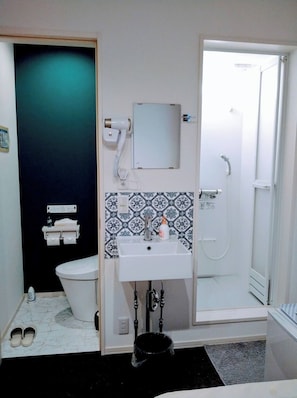 Hair dryer, towels