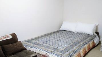1 bedroom, desk, free WiFi, bed sheets
