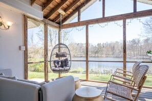 Interior - Lake Oasis (High Point)