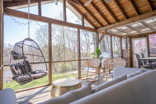 Interior - Lake Oasis (High Point)