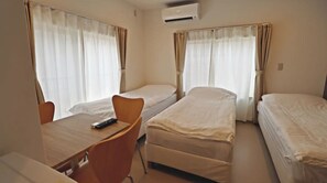 1 bedroom, desk, free WiFi, bed sheets