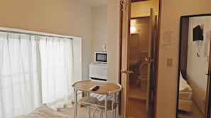 1 habitación, escritorio, wifi gratis y ropa de cama 