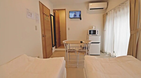 1 quarto, escrivaninha, Wi-Fi de cortesia, roupa de cama