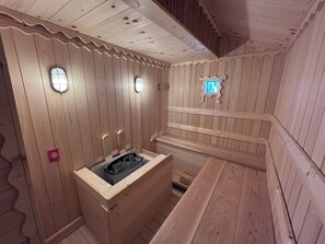 Sauna - Tall Hollyhock / Ito Shizuoka (Ito)