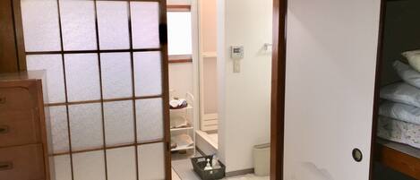 2 quartos, escrivaninha, Wi-Fi de cortesia, roupa de cama