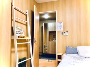 4 soverom, skrivebord, strykejern/-brett og wi-fi (inkludert)