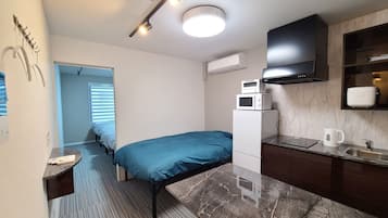 1 bedroom, desk, free WiFi, bed sheets