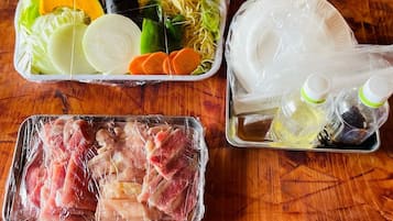 Comida y bebida