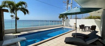 Enjoy a private pool overlooking the sea a luxuri / Kunigami-gun Okinawa