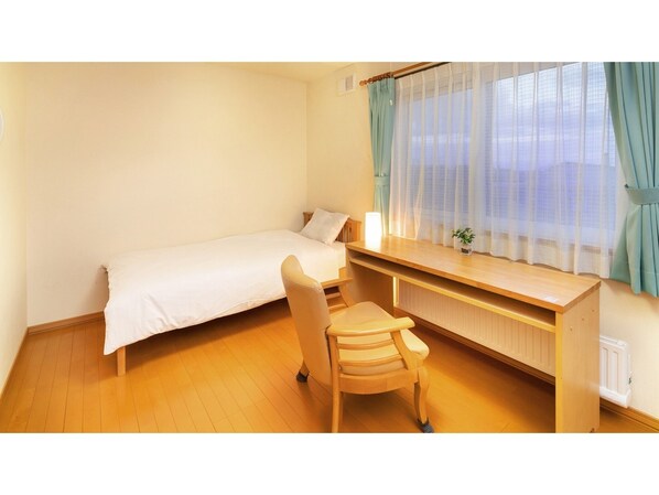1 bedroom, desk, free WiFi, bed sheets