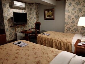 1 bedroom, desk, free WiFi, bed sheets