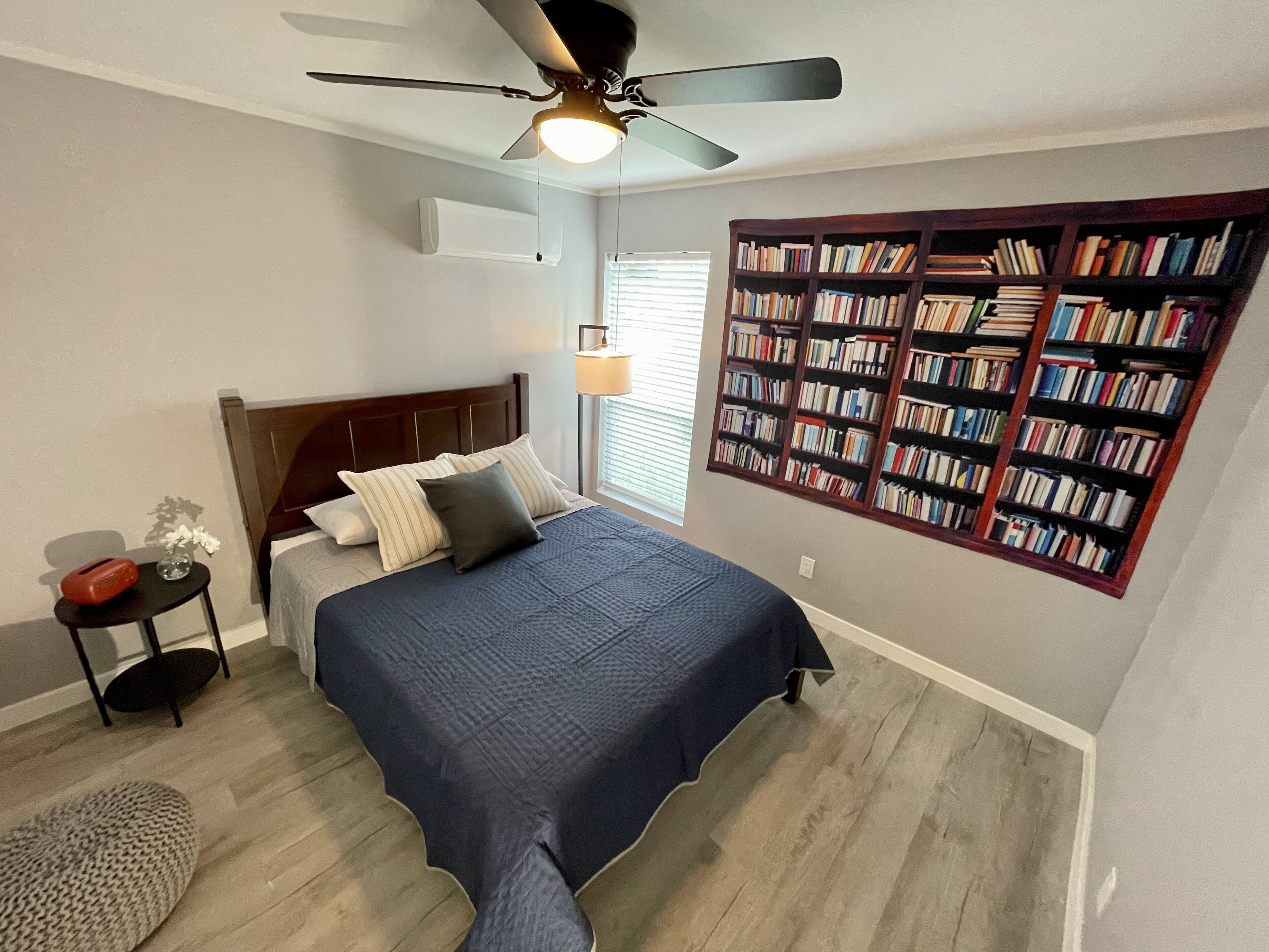 1 dormitorio, escritorio, tabla de planchar con plancha y wifi gratis