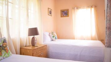 Setrika/meja setrika dan Wi-Fi gratis