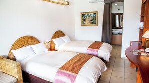 1 bedroom, desk, free WiFi, bed sheets - Breakfast plan Westernstyle twin room 26 squar / Hachijo-machi Tokyo (Hachijo-machi)