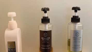 ヘアドライヤー、タオル