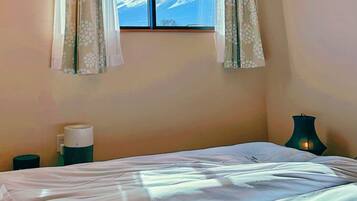 5 habitaciones, escritorio, tabla de planchar con plancha y wifi gratis