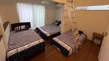 6 bedrooms, desk, iron/ironing board, free WiFi
