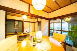 Dining - This charming renovated traditional Japanese house villa in Ikuho Awaji City is available for re -  A whole house villa that has been renovated with a good atmosphere in Ikuho Awaji City / Awaji Hyōgo (Awaji)