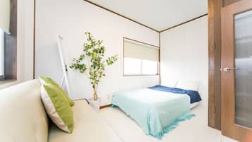 6 bedrooms, desk, iron/ironing board, free WiFi