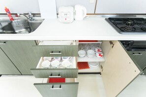 Fridge, microwave, stovetop, cookware/dishes/utensils - Accommodates up to 10 people Pets allowed Yokkaichi City house Tomita Isshiki - Yokkaichi Isshiki Tomita / Yokkaichi Mie (Yokkaichi)
