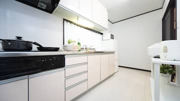 Fridge, microwave, stovetop, cookware/dishes/utensils