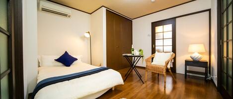 5 quartos, escrivaninha, Wi-Fi de cortesia, roupa de cama