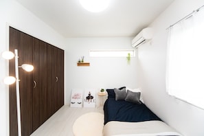3 bedrooms, desk, free WiFi, bed sheets