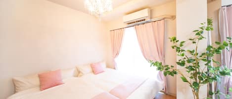 2 bedrooms, desk, free WiFi, bed sheets