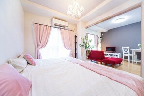 2 bedrooms, desk, free WiFi, bed sheets