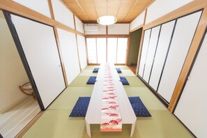 Interior - A large detached house located in Hazunaka Yokkaichi CityA private villa that can accommodate up / Yokkaichi Mie (Yokkaichi)