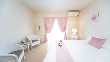 2 bedrooms, desk, free WiFi, bed sheets