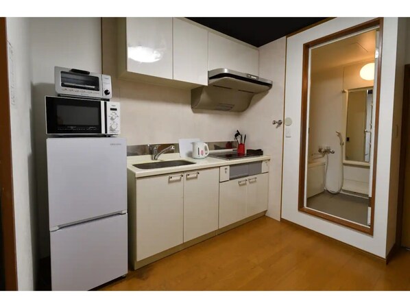 雪櫃、微波爐、爐具、廚房用具/餐具/器皿