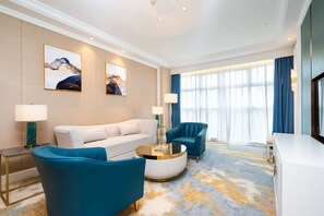 Executive Suite | Desk, free WiFi - Wuhu Suning Universal Hotel (Wuhu)