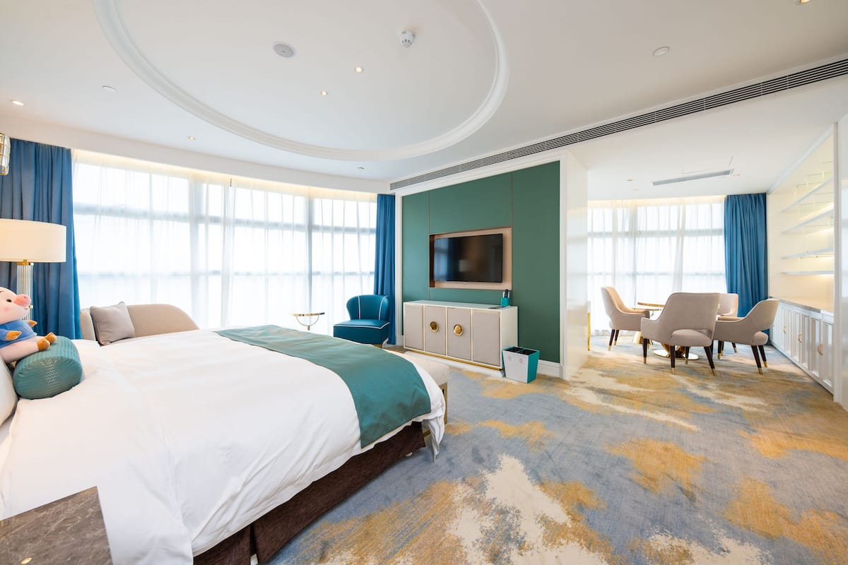 Executive Suite