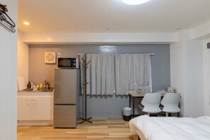 1 bedroom, desk, free WiFi, bed sheets - 3 minutes to Skytree train 303 rooms 7 minutes to  - Kinshicho house303 / Sumida-ku Tokyo (Sumida-ku)