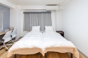 1 quarto, escrivaninha, Wi-Fi de cortesia, roupa de cama